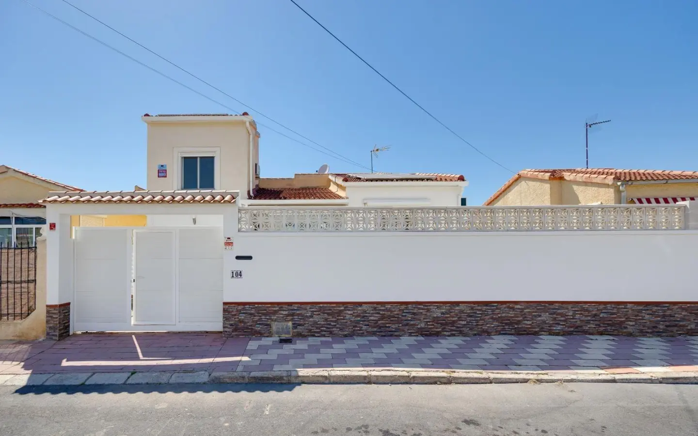 Villa Of 121 M² In San Fulgencio, Spain