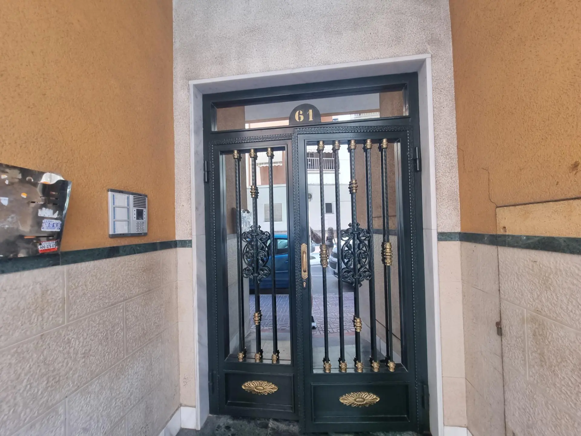 Apartment Of 105 M² In Torrevieja, Spain