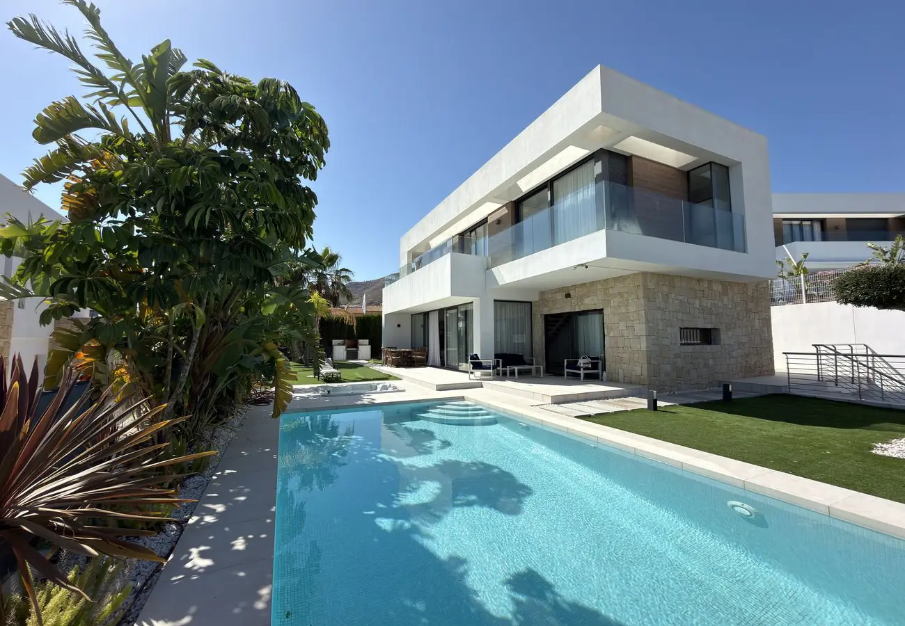 Villa Of 0 M² With Sea View In Villajoyosa, Spain