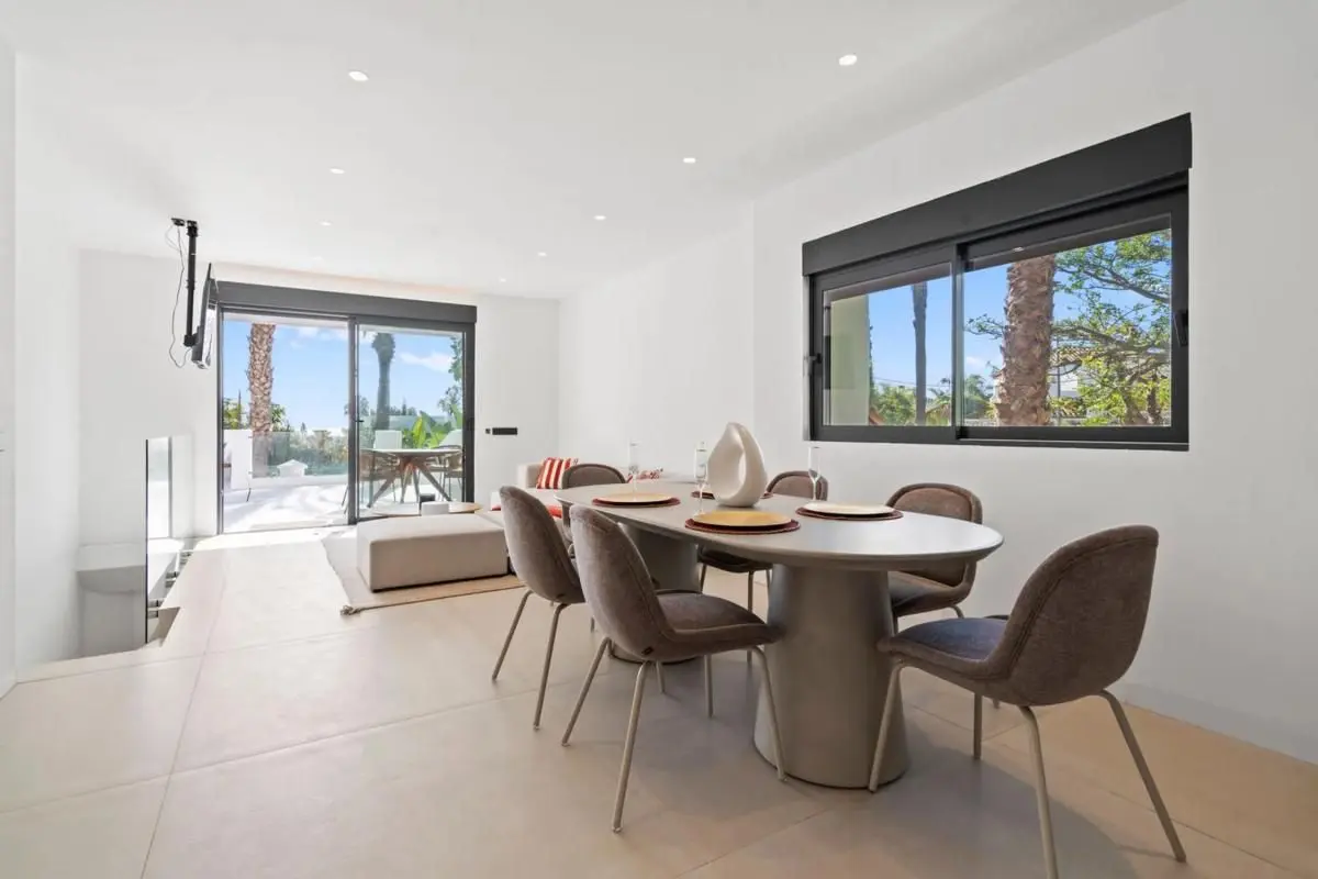 Terraced House Of 206 M² With Sea Views In Estepona, Spain