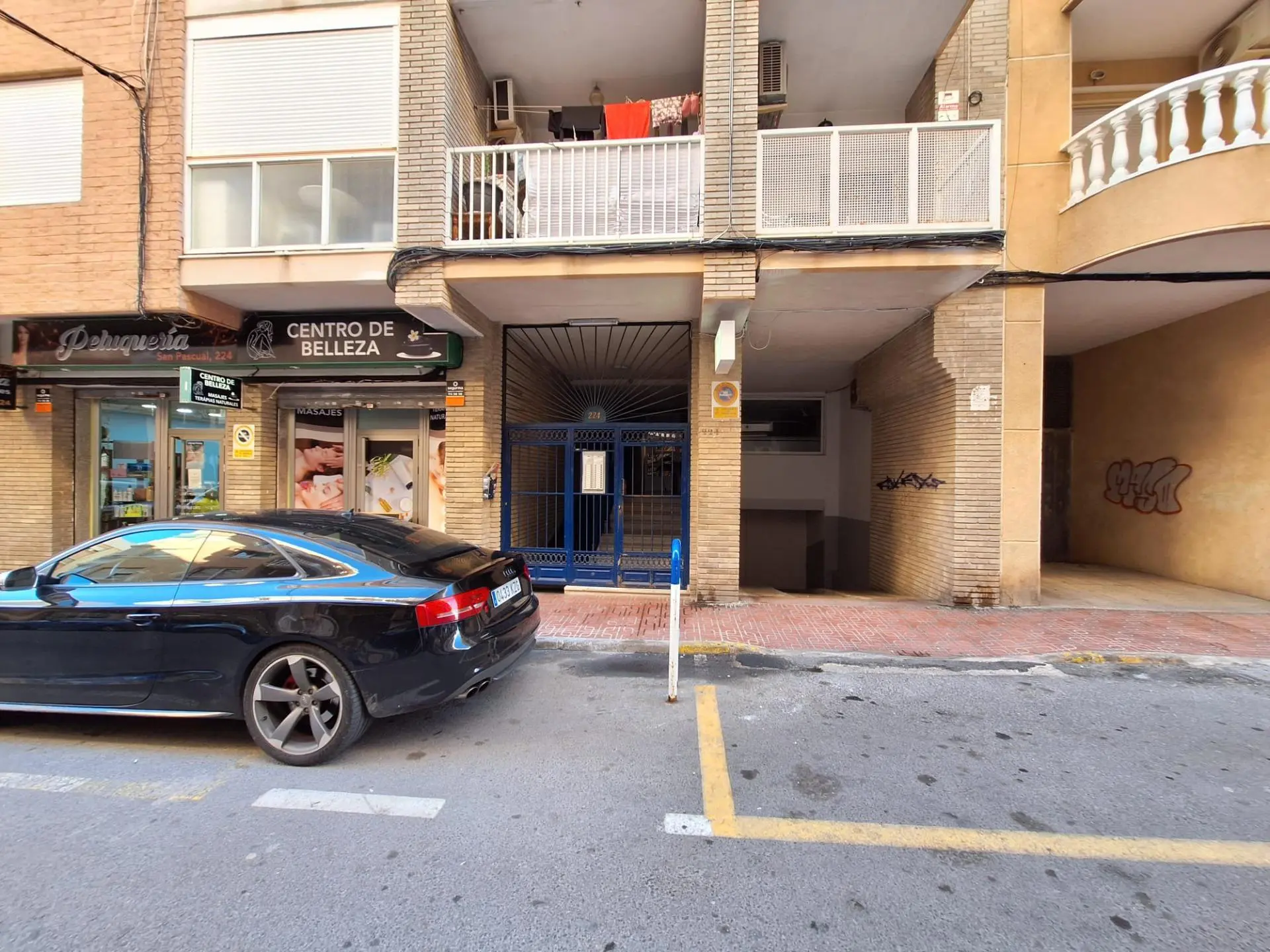 Apartment Of 100 M² In Torrevieja, Spain