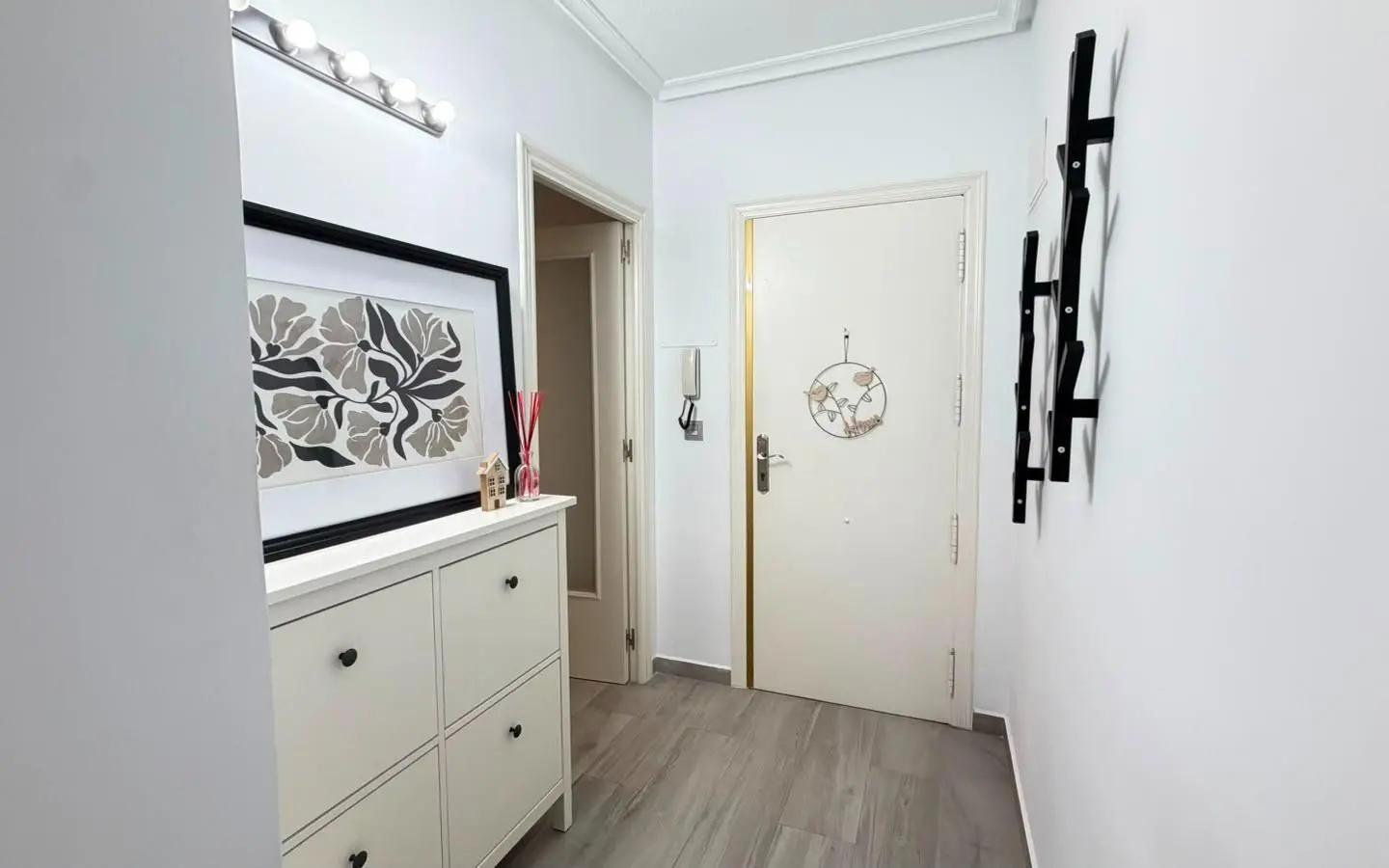 Apartment Of 114 M² In Torrevieja, Spain