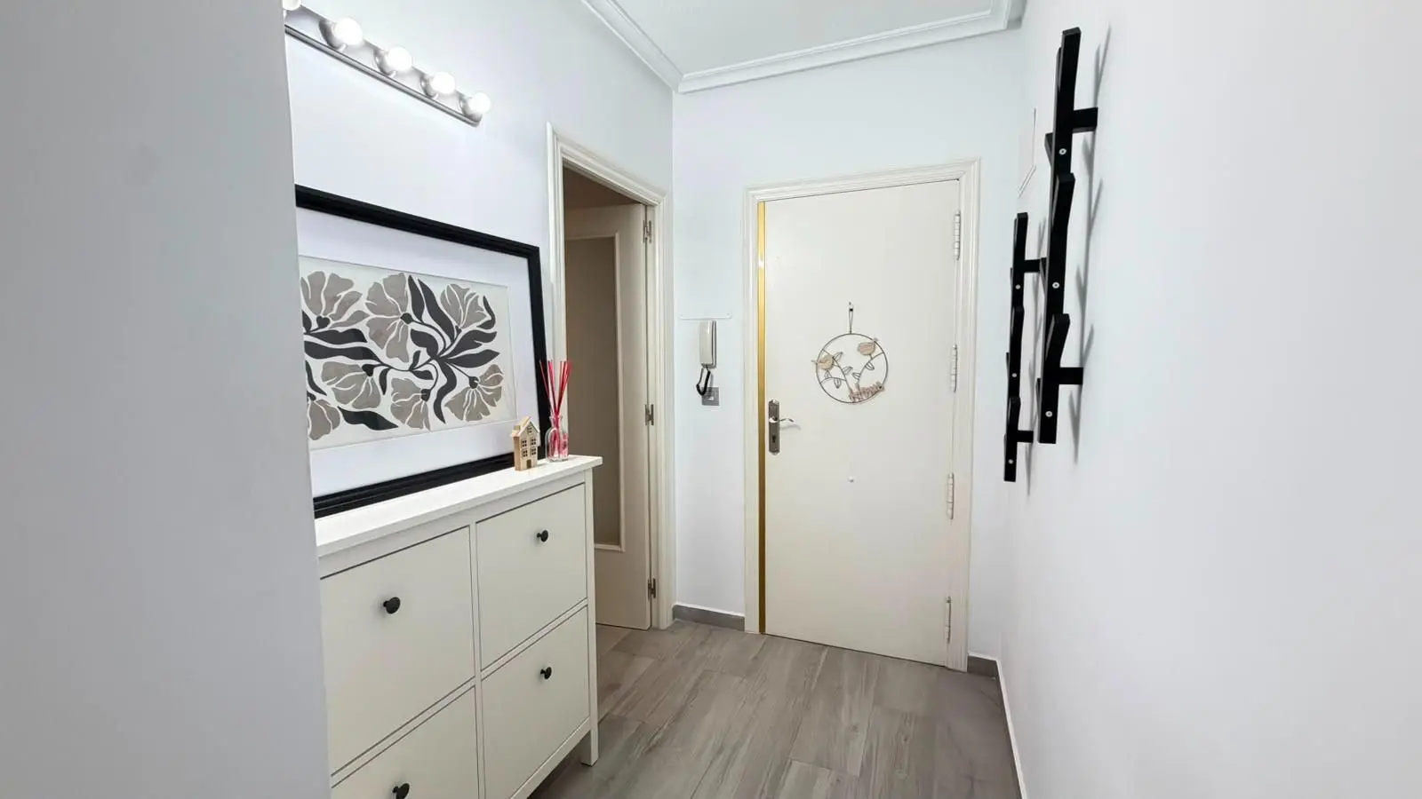 Apartment Of 114 M² In Torrevieja, Spain