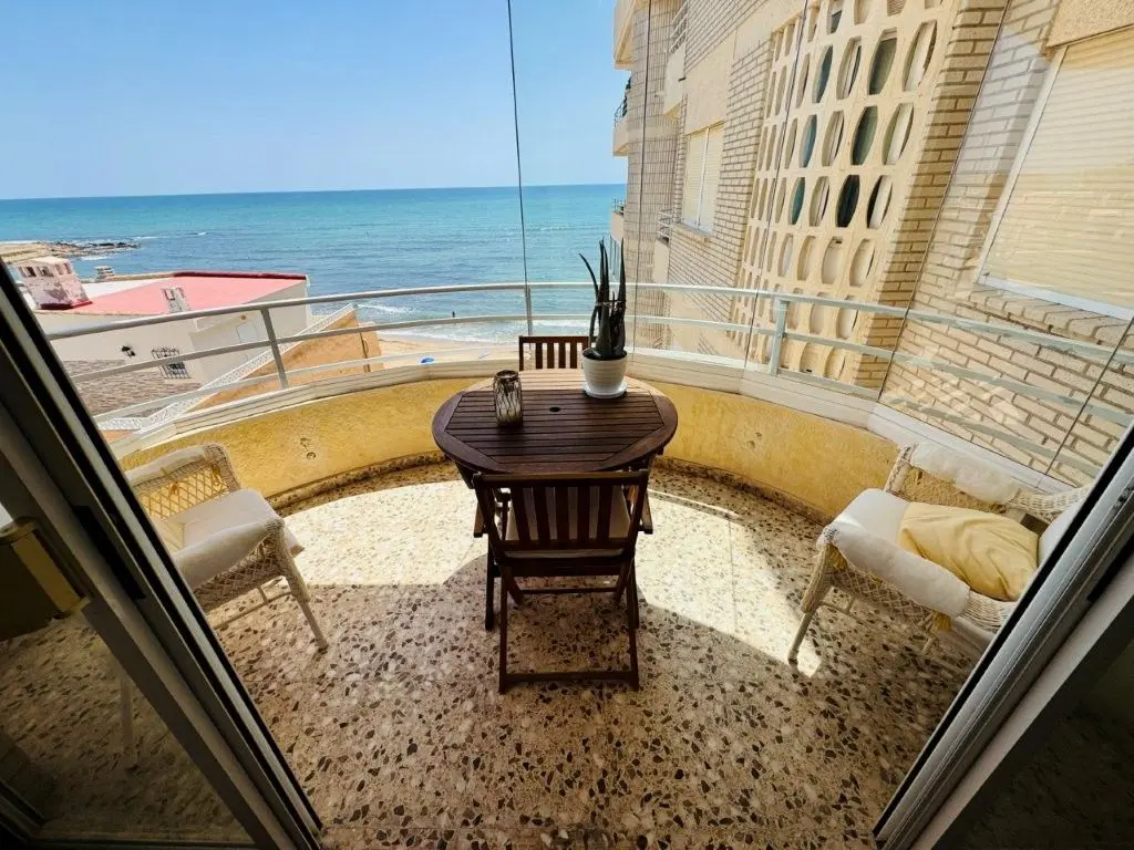 Apartment Of 98 M² In Torrevieja, Spain