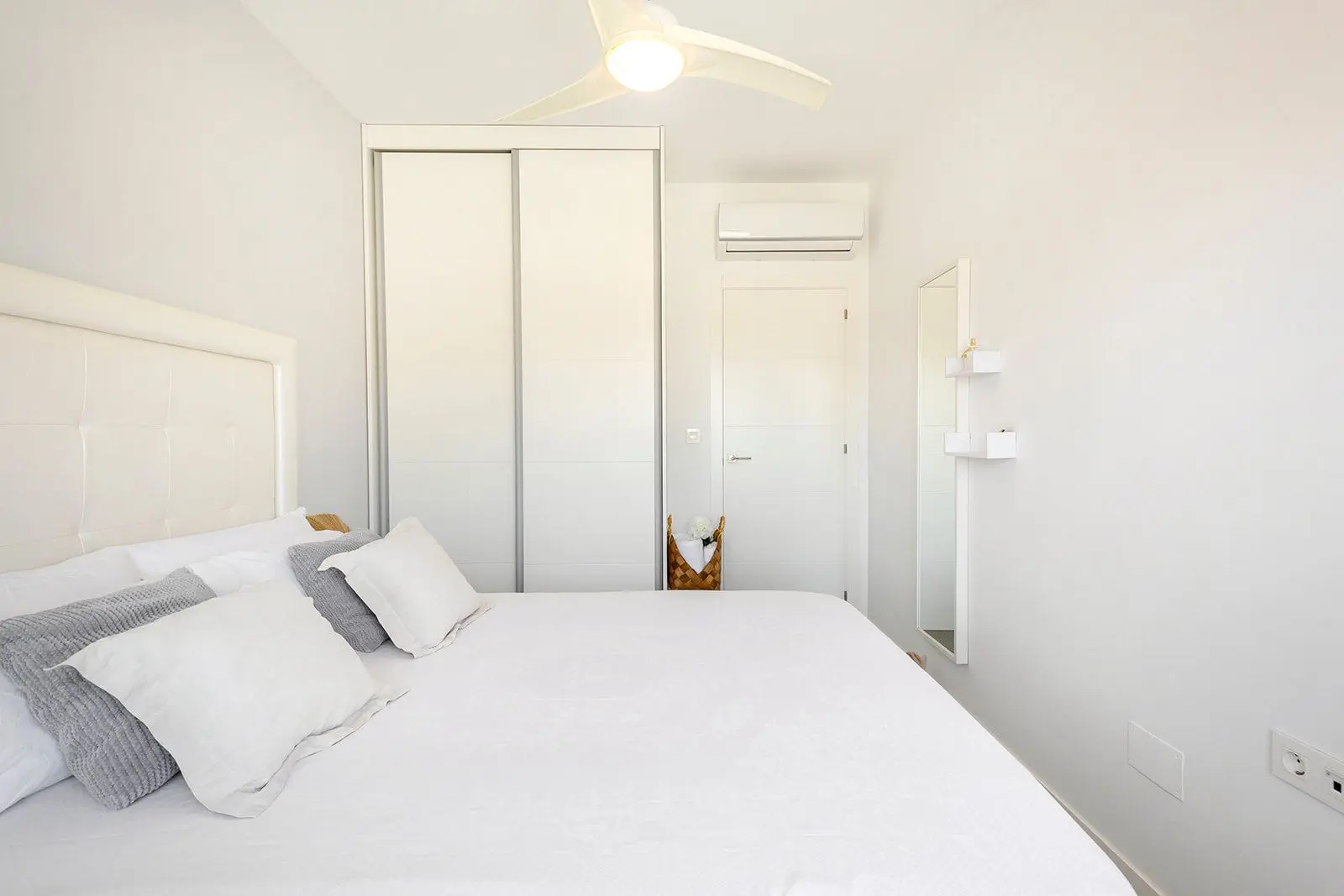 Apartment Of 120 M² In Pilar De La Horadada, Spain