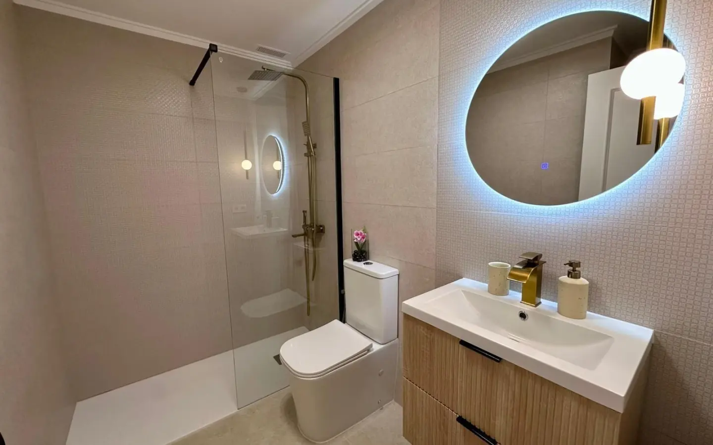 Apartment Of 65 M² In Torrevieja, Spain