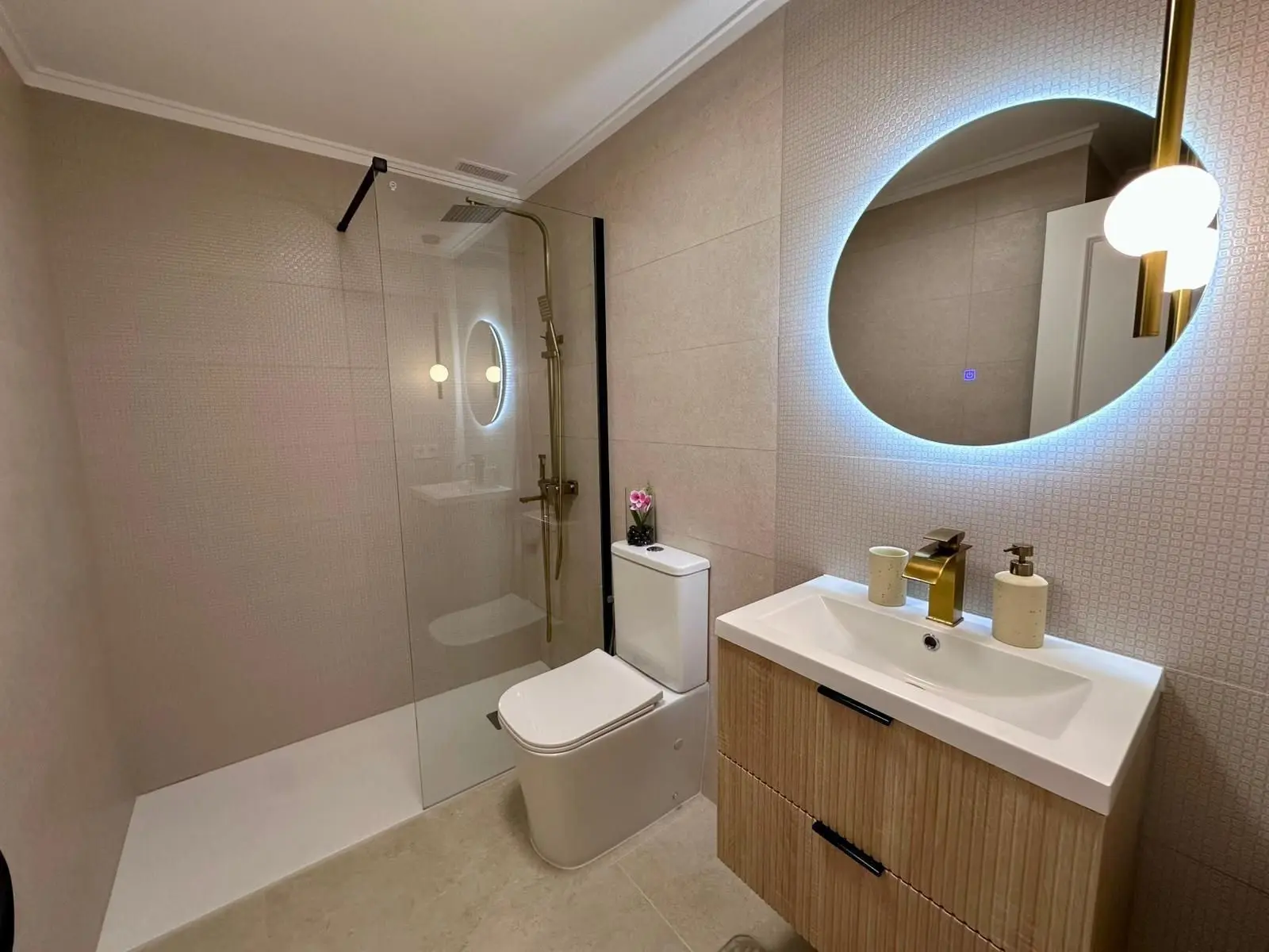 Apartment Of 65 M² In Torrevieja, Spain
