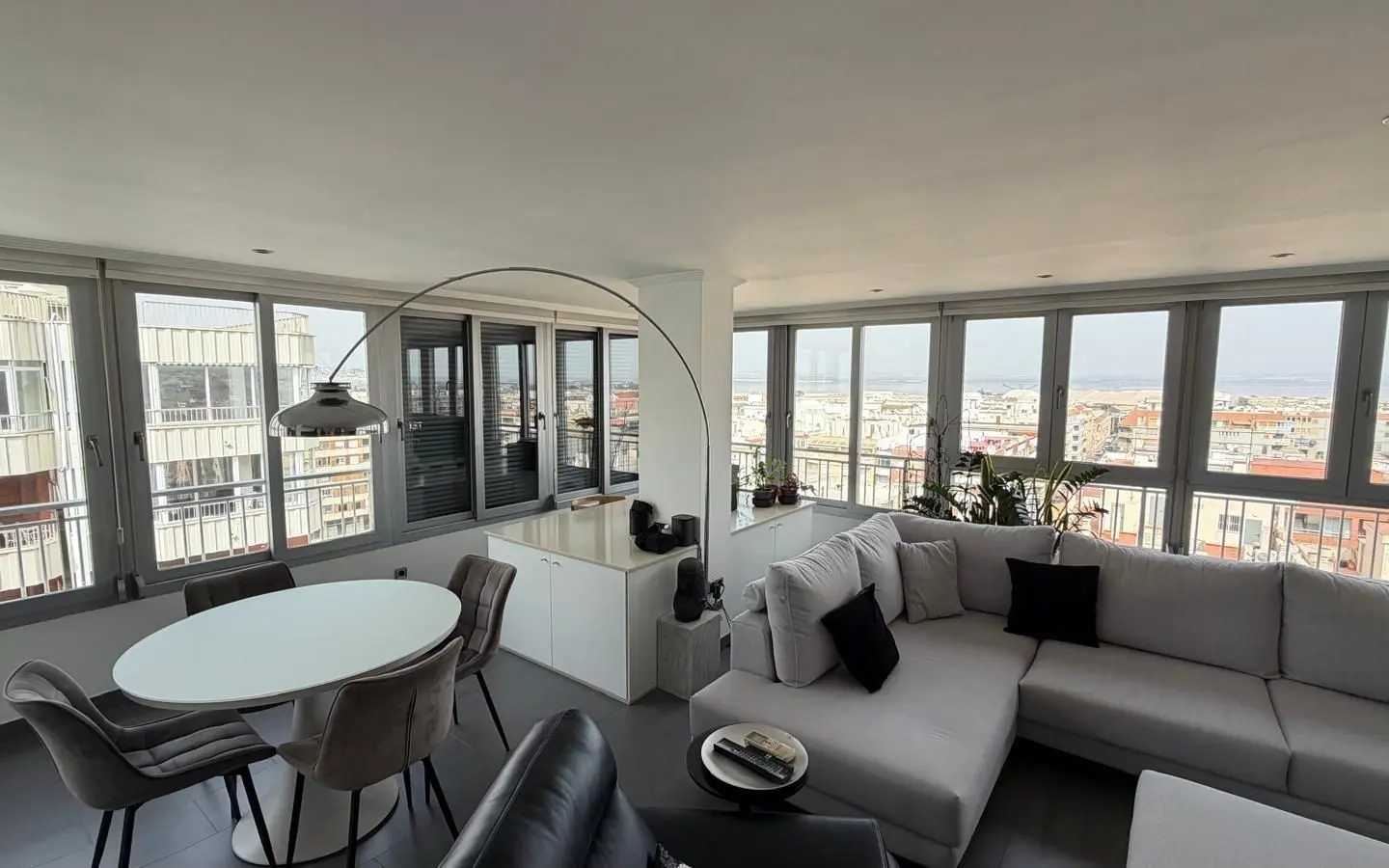 Apartment Of 94 M² In Torrevieja, Spain