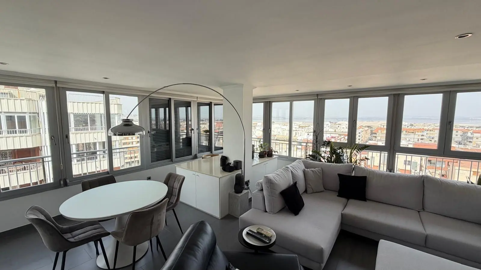 Apartment Of 94 M² In Torrevieja, Spain