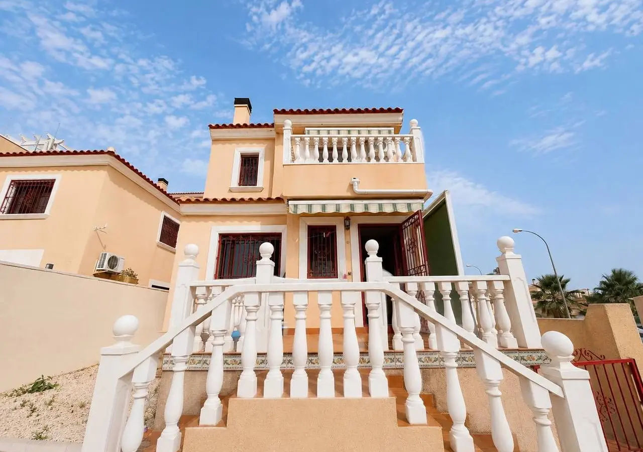 Villa Of 77 M² With Mediterranean Style In Orihuela Costa, Spain