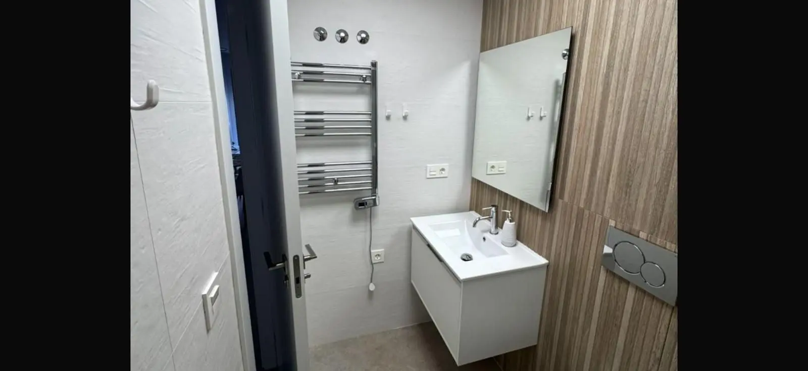Apartment Of 75 M² In Torrevieja, Spain