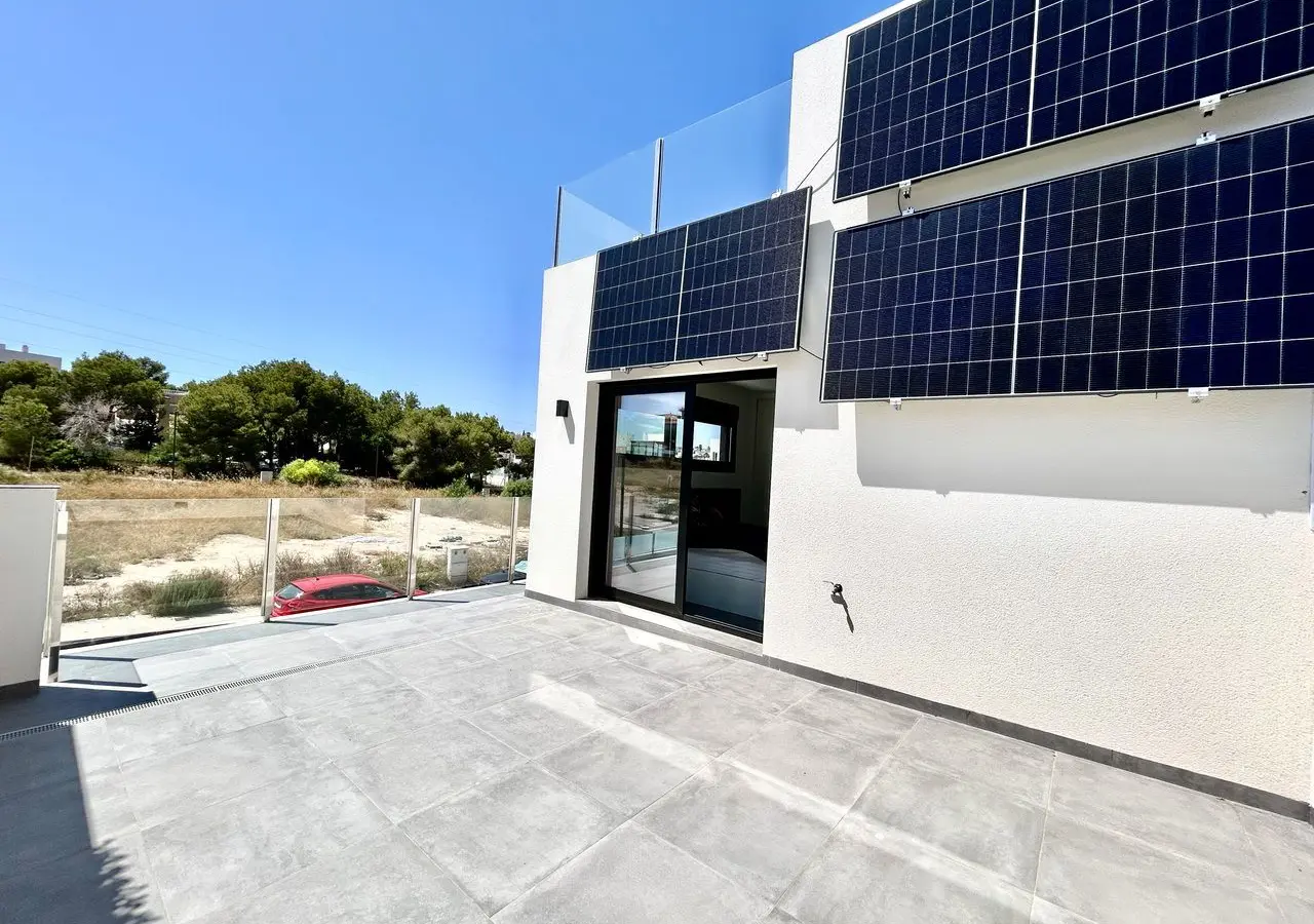 2-bedroom Villa In Villamartin, Spain (110 M²)