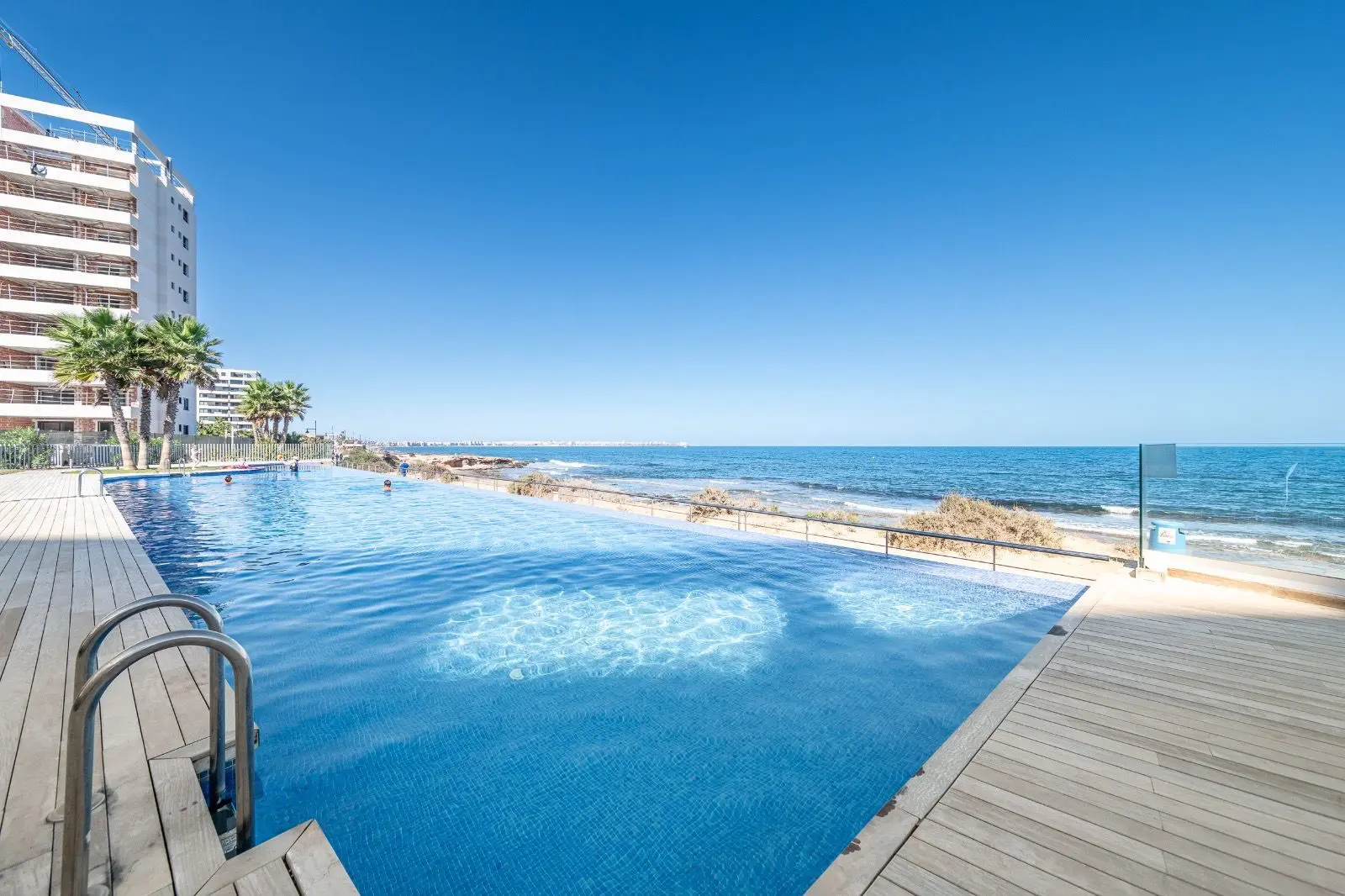 Apartment Of 90 M² In Torrevieja, Spain
