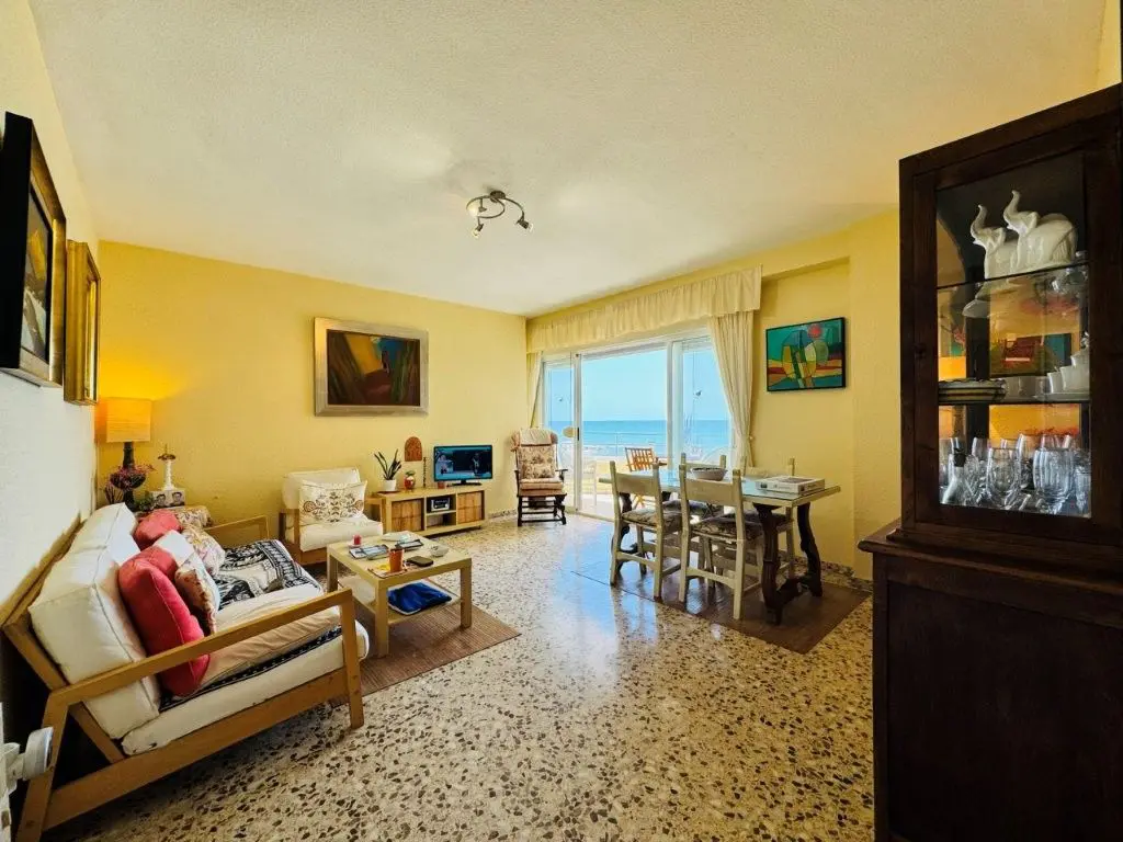 Apartment Of 98 M² In Torrevieja, Spain