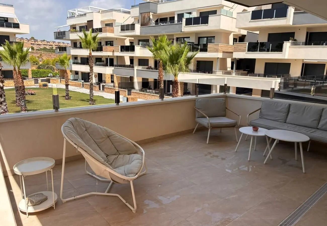 Apartment Of 100 M² With Balcony In Orihuela Costa
