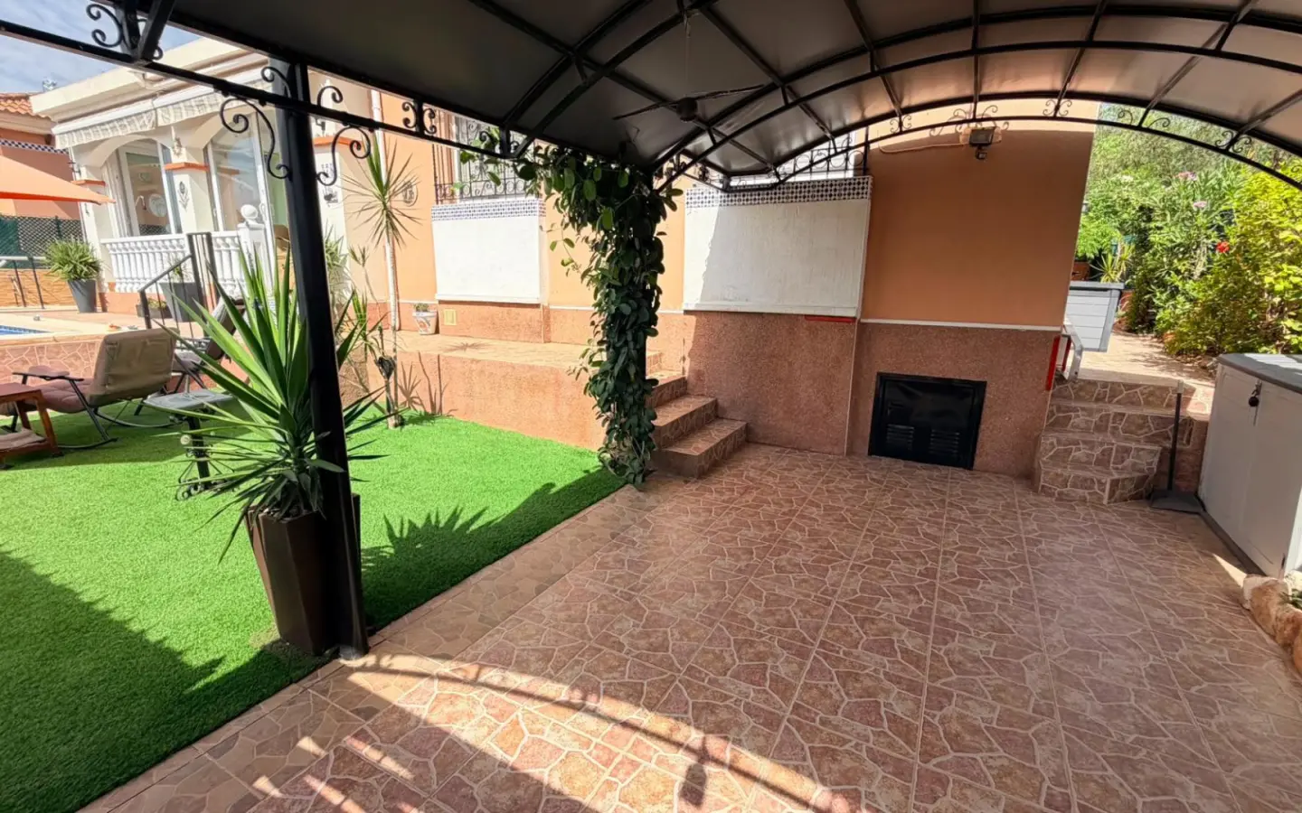 Villa Of 110 M² In Los Montesinos, Spain