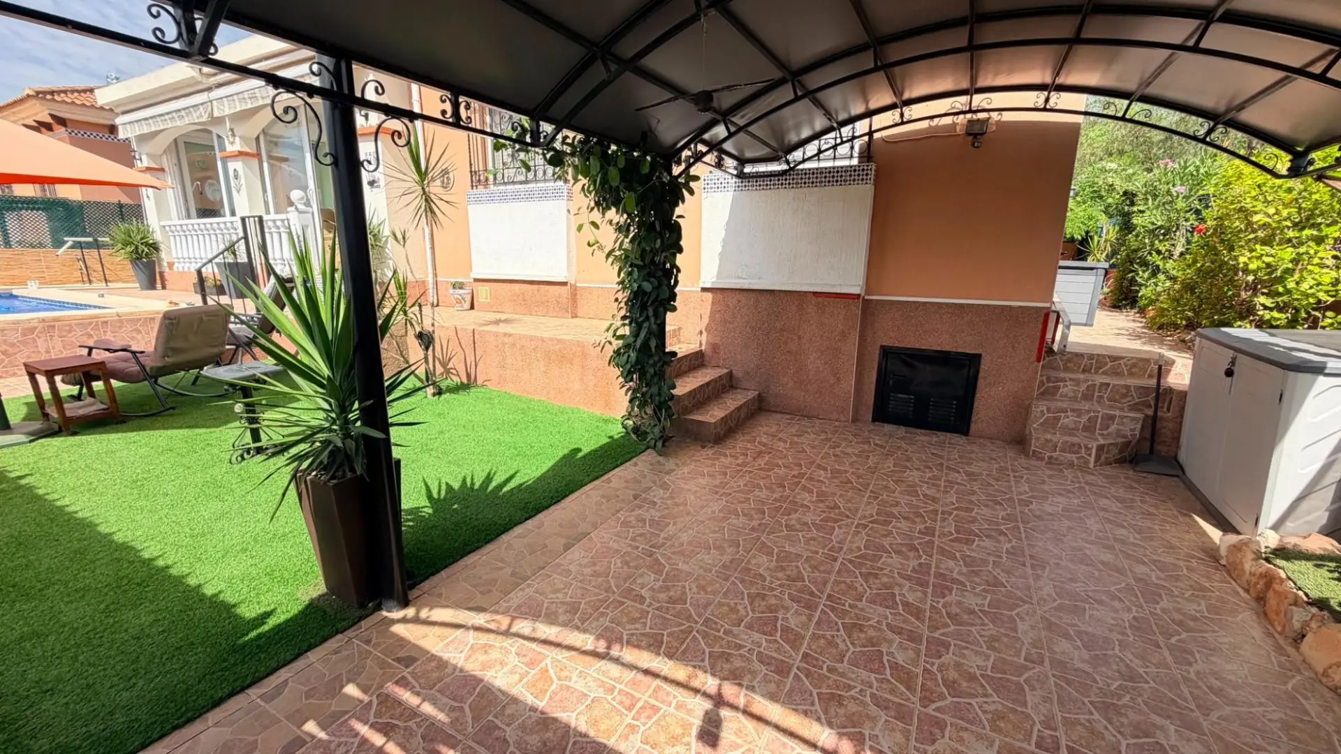 Villa Of 110 M² In Los Montesinos, Spain