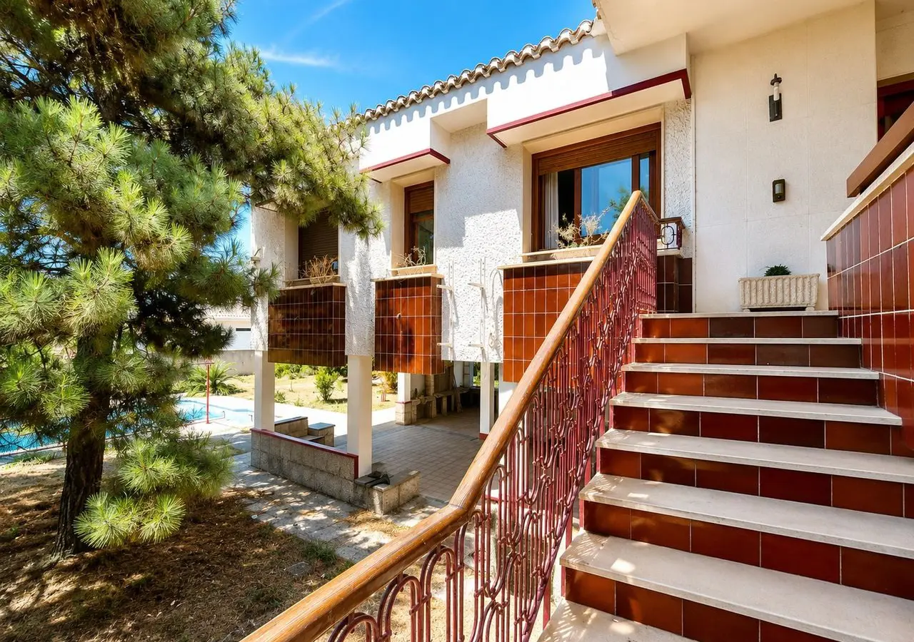 Villa Of 632 M² In Santiago De La Ribera, Spain