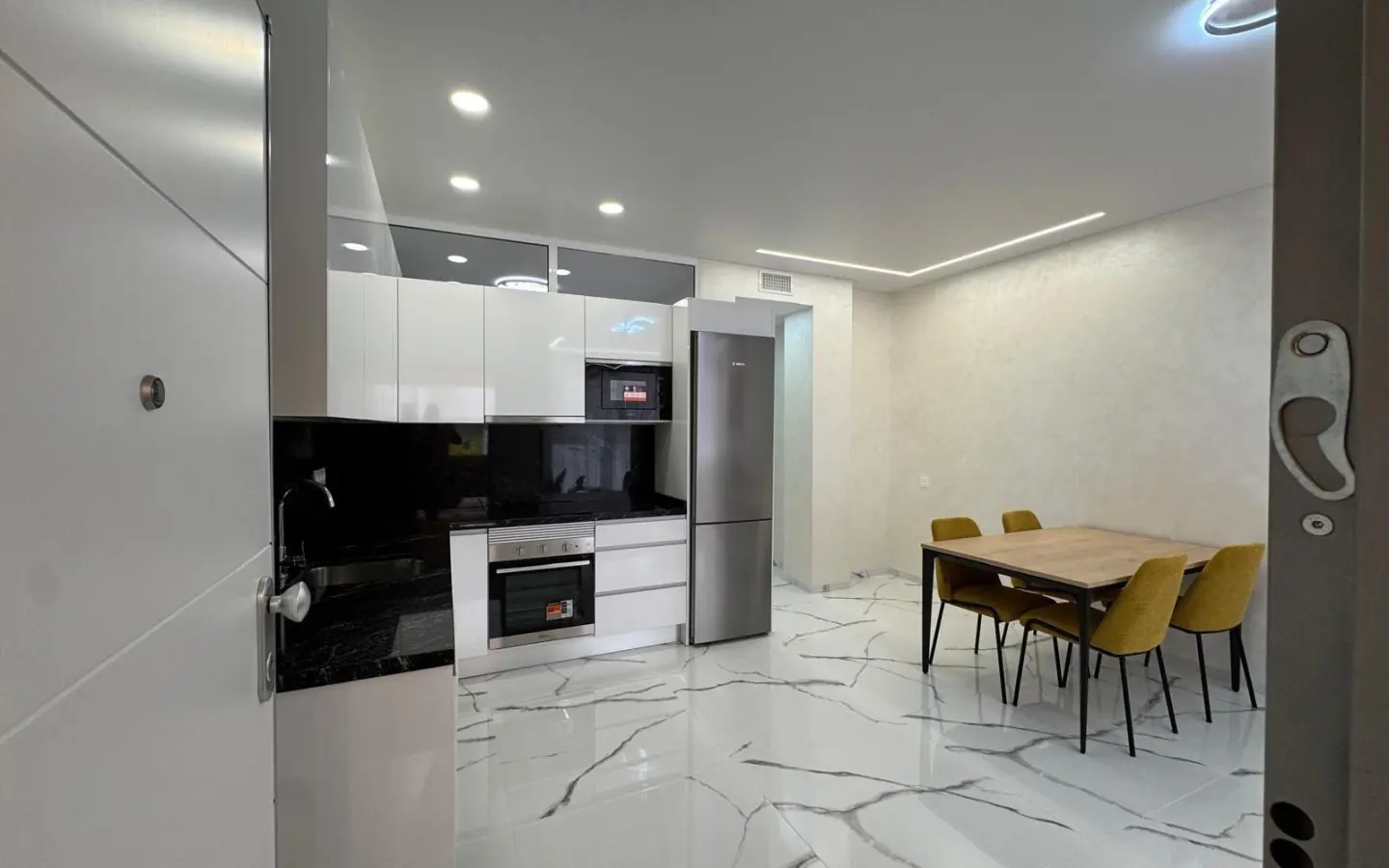 Apartment Of 67 M² In Torrevieja, Spain
