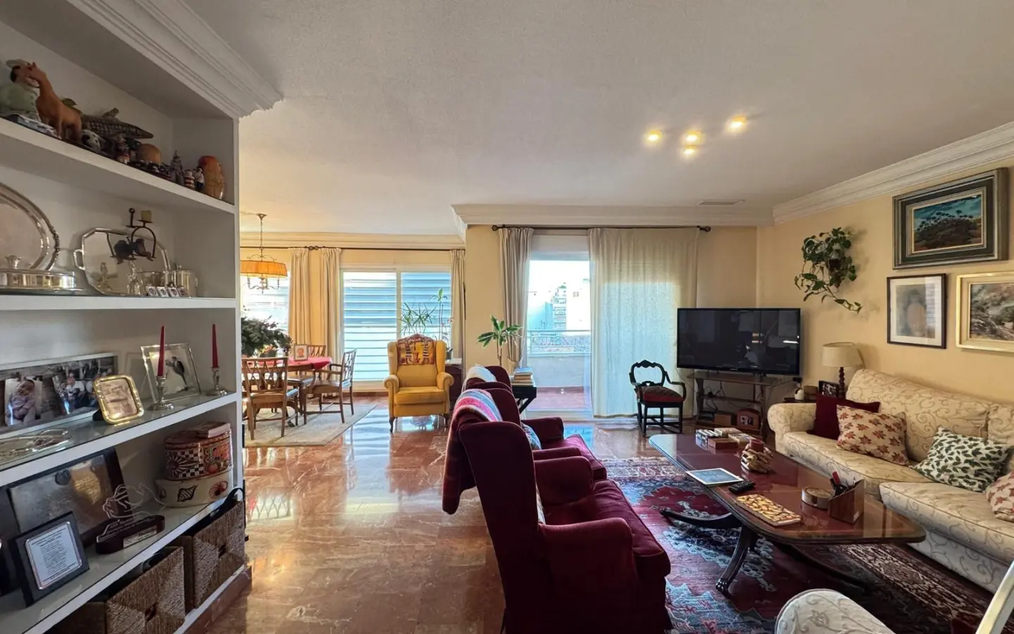 Apartment Of 256 M² In Torrevieja, Spain