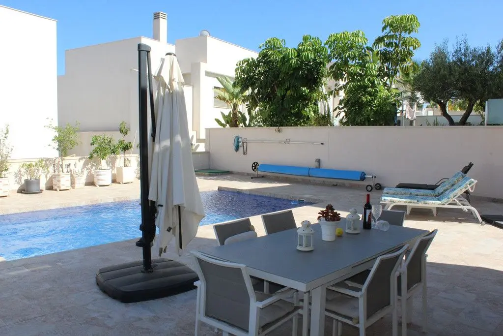 Villa Of 118 M² In San Miguel De Salinas