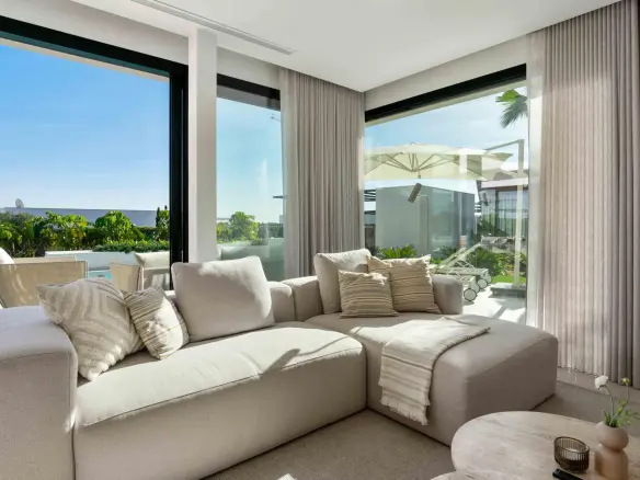 3-bedroom Villa In Orihuela, Spain (177 M²)