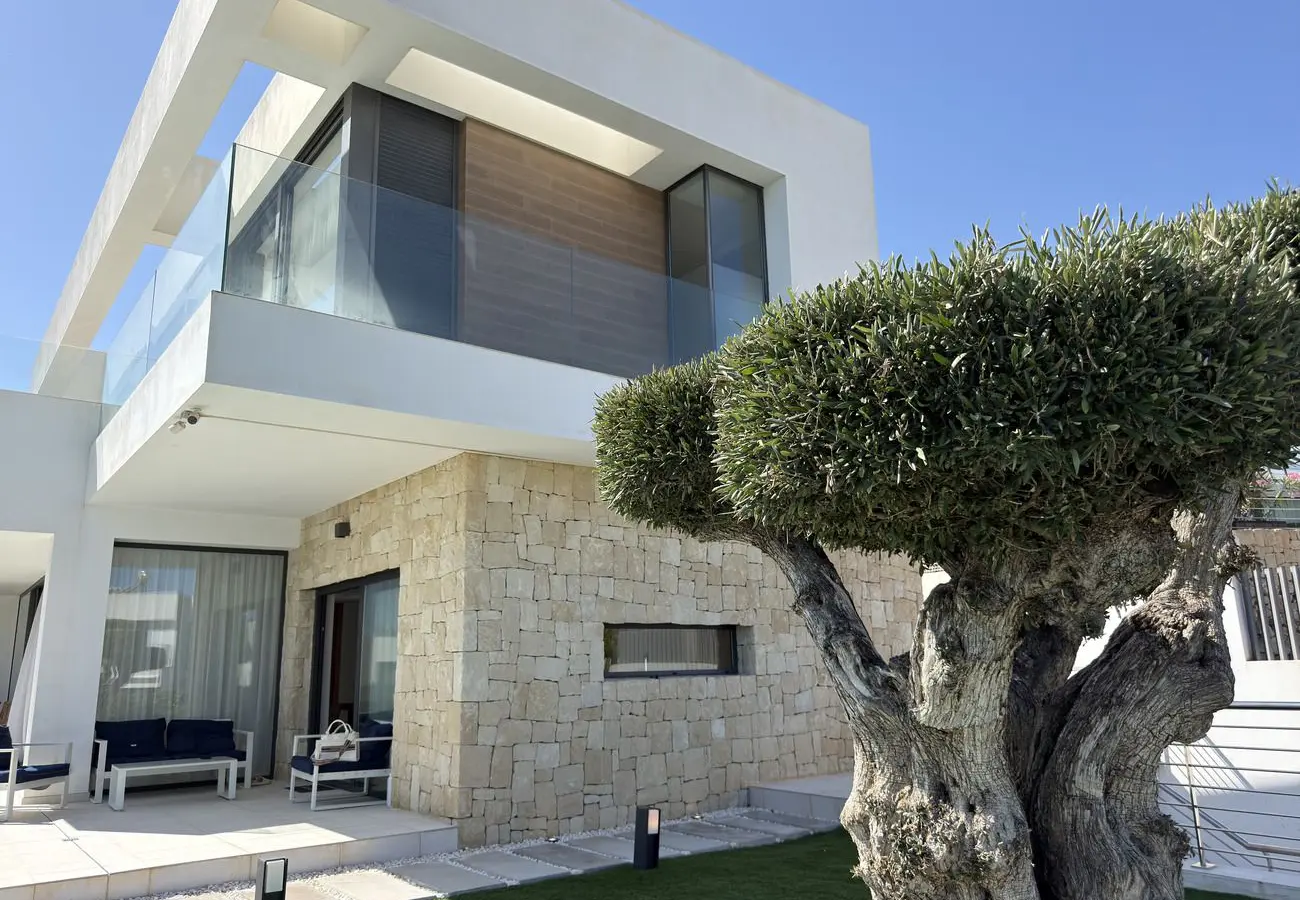 Villa Of 0 M² With Sea View In Villajoyosa, Spain