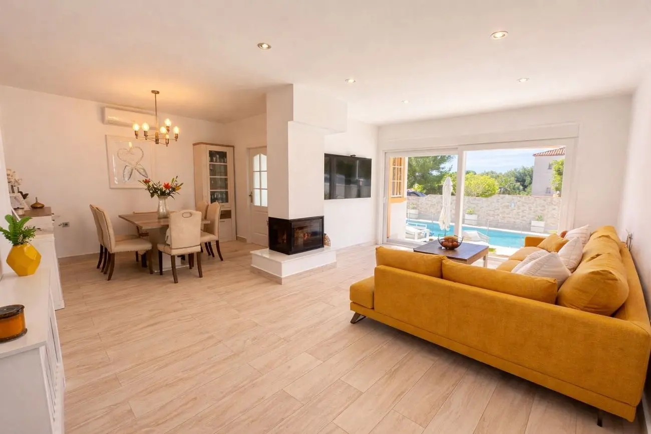 Villa Of 160 M² With A Terrace In Orihuela Costa, Spain