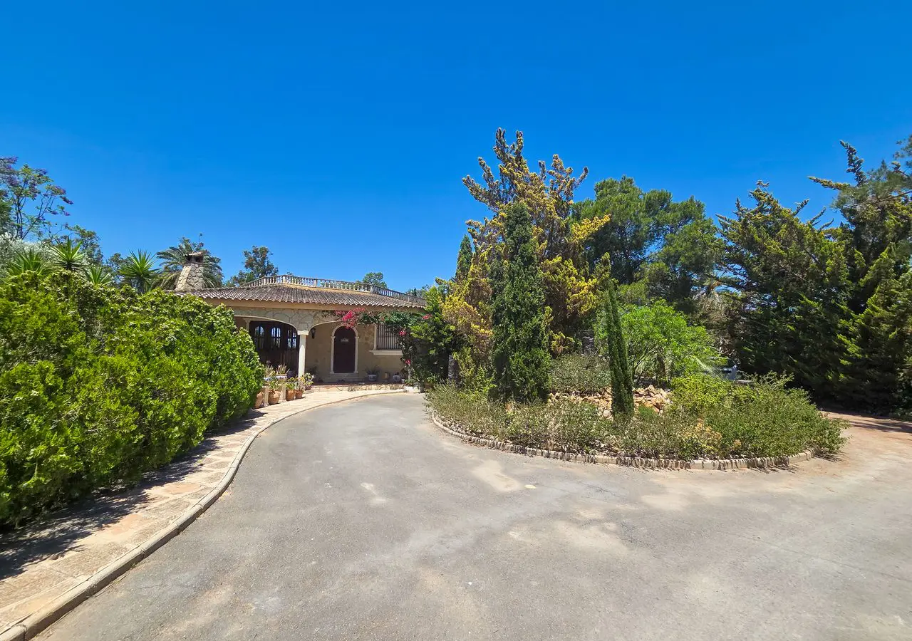 Villa Of 285 M² In Elche, Spain