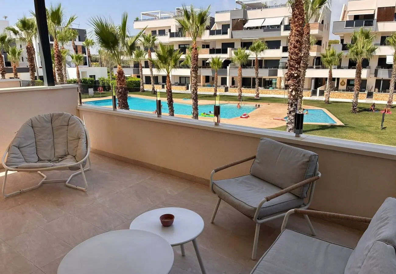Apartment Of 100 M² With Balcony In Orihuela Costa