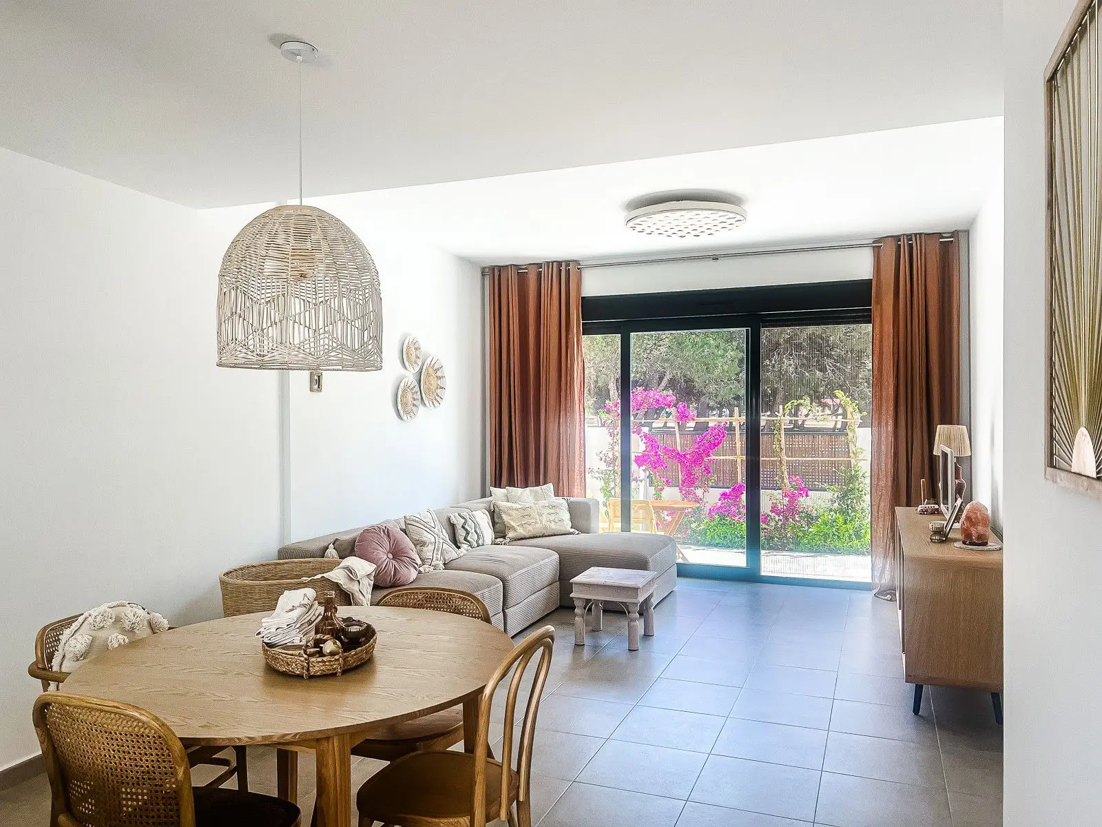 Apartment Of 100 M² In Santiago De La Ribera, Spain