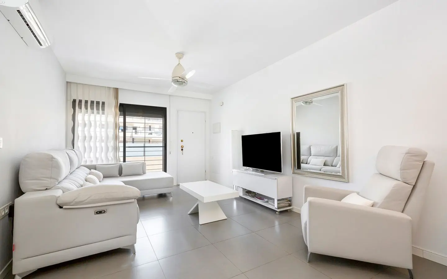 Apartment Of 120 M² In Pilar De La Horadada, Spain