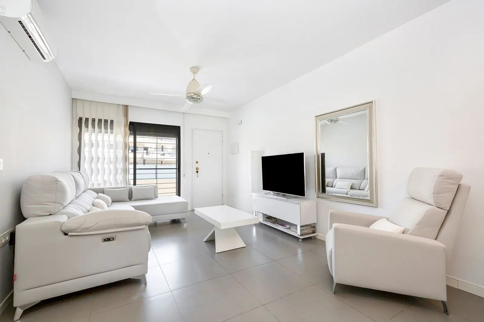 Apartment Of 120 M² In Pilar De La Horadada, Spain