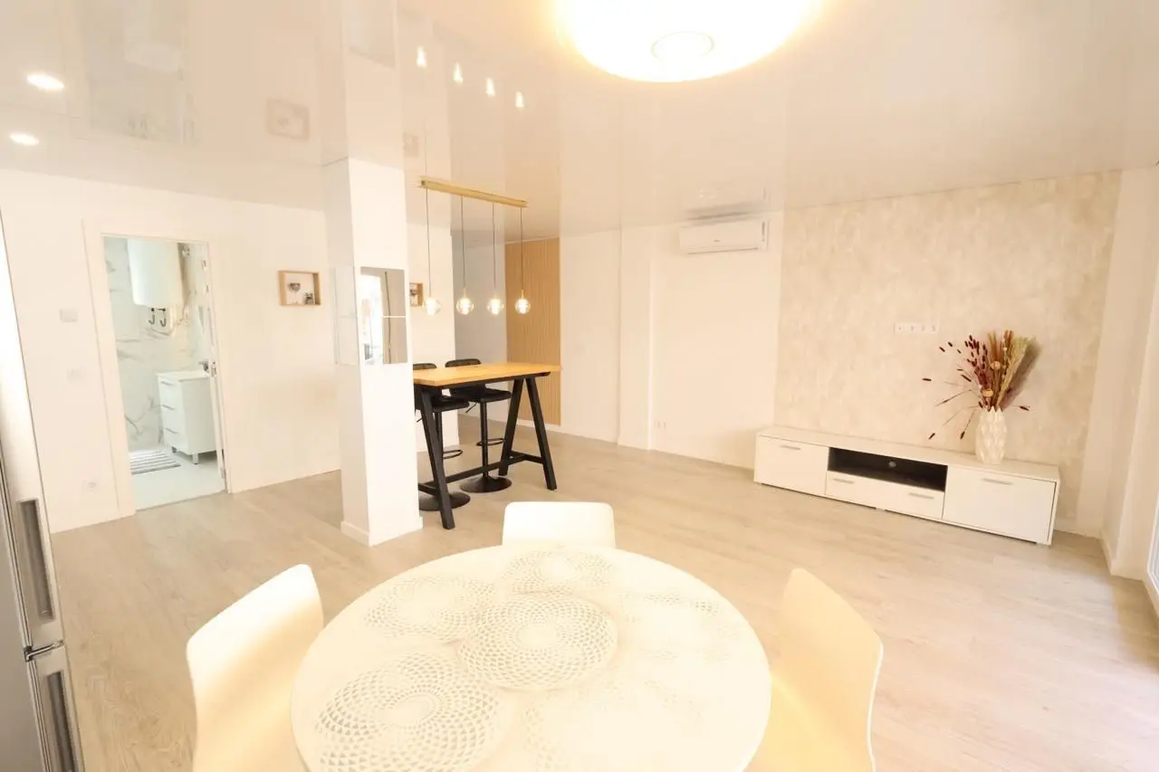 Apartment Of 105 M² In Torrevieja, Spain