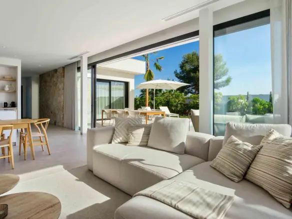3-bedroom Villa In Orihuela, Spain (177 M²)