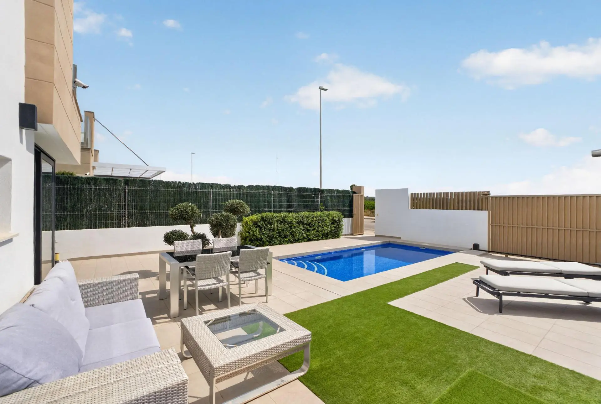 Villa Of 178 M² With Sea Views In Guardamar Del Segura