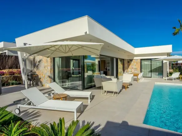 3-bedroom Villa In Orihuela, Spain (177 M²)