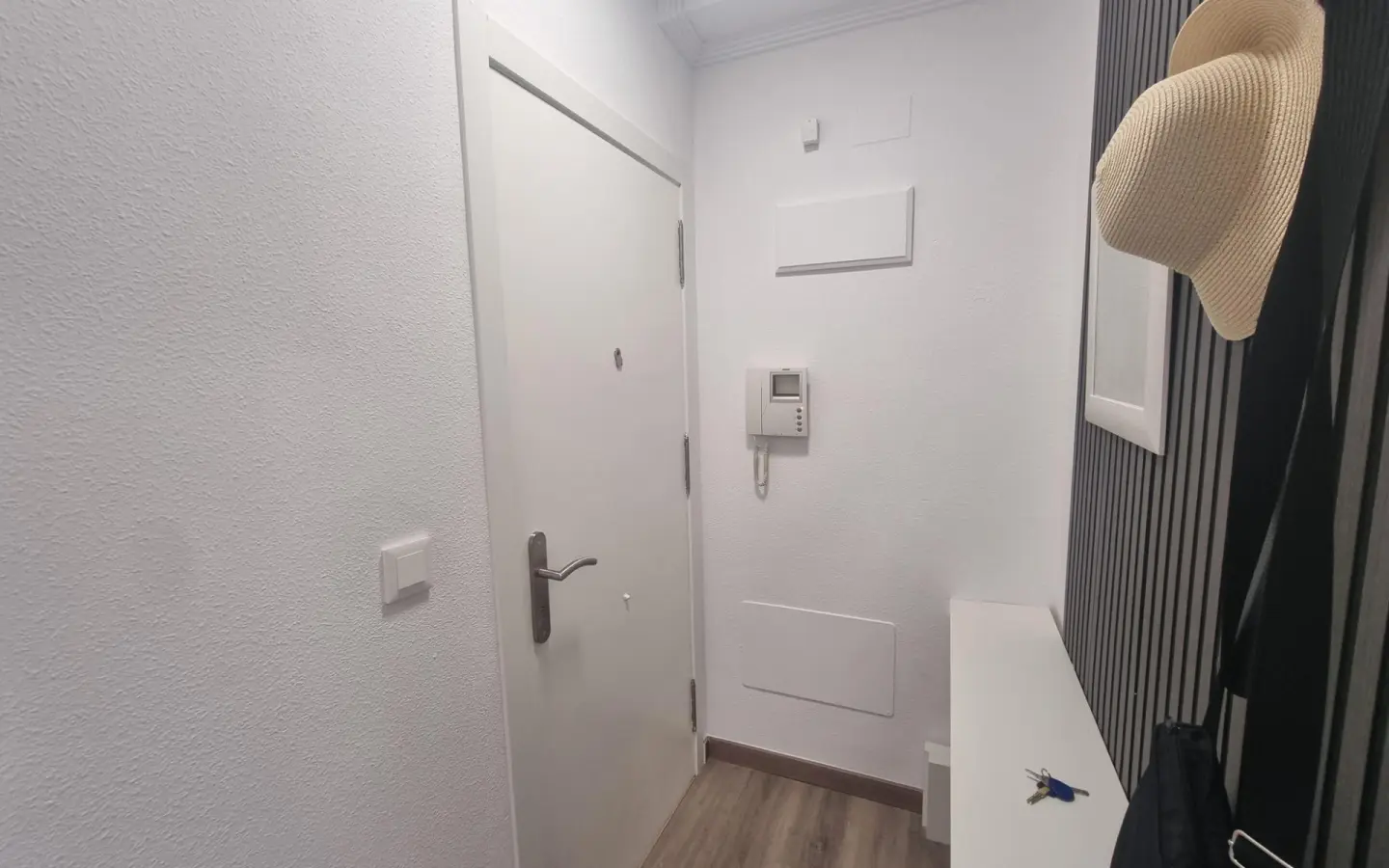 Apartment Of 105 M² In Torrevieja, Spain