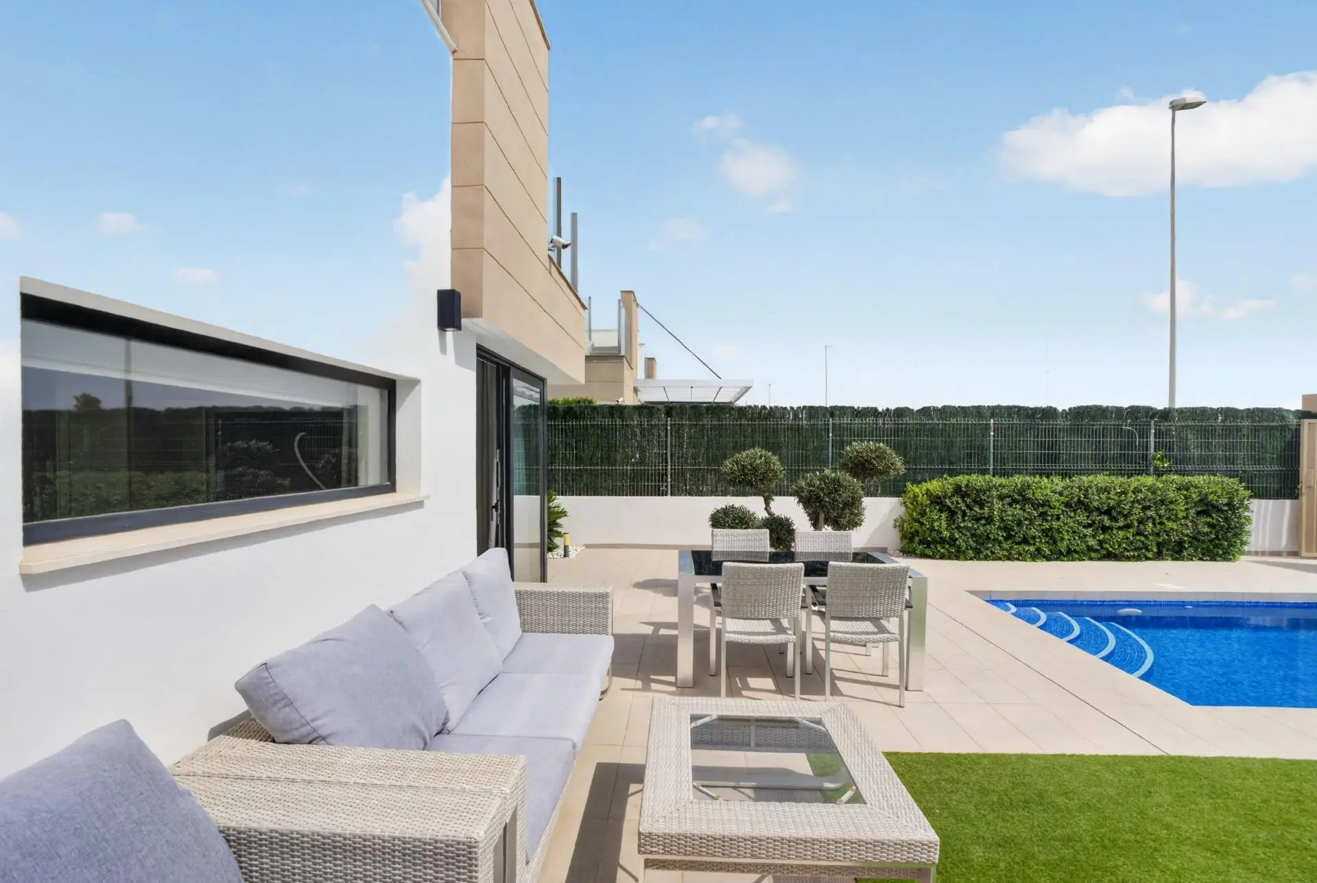 Villa Of 178 M² With Sea Views In Guardamar Del Segura