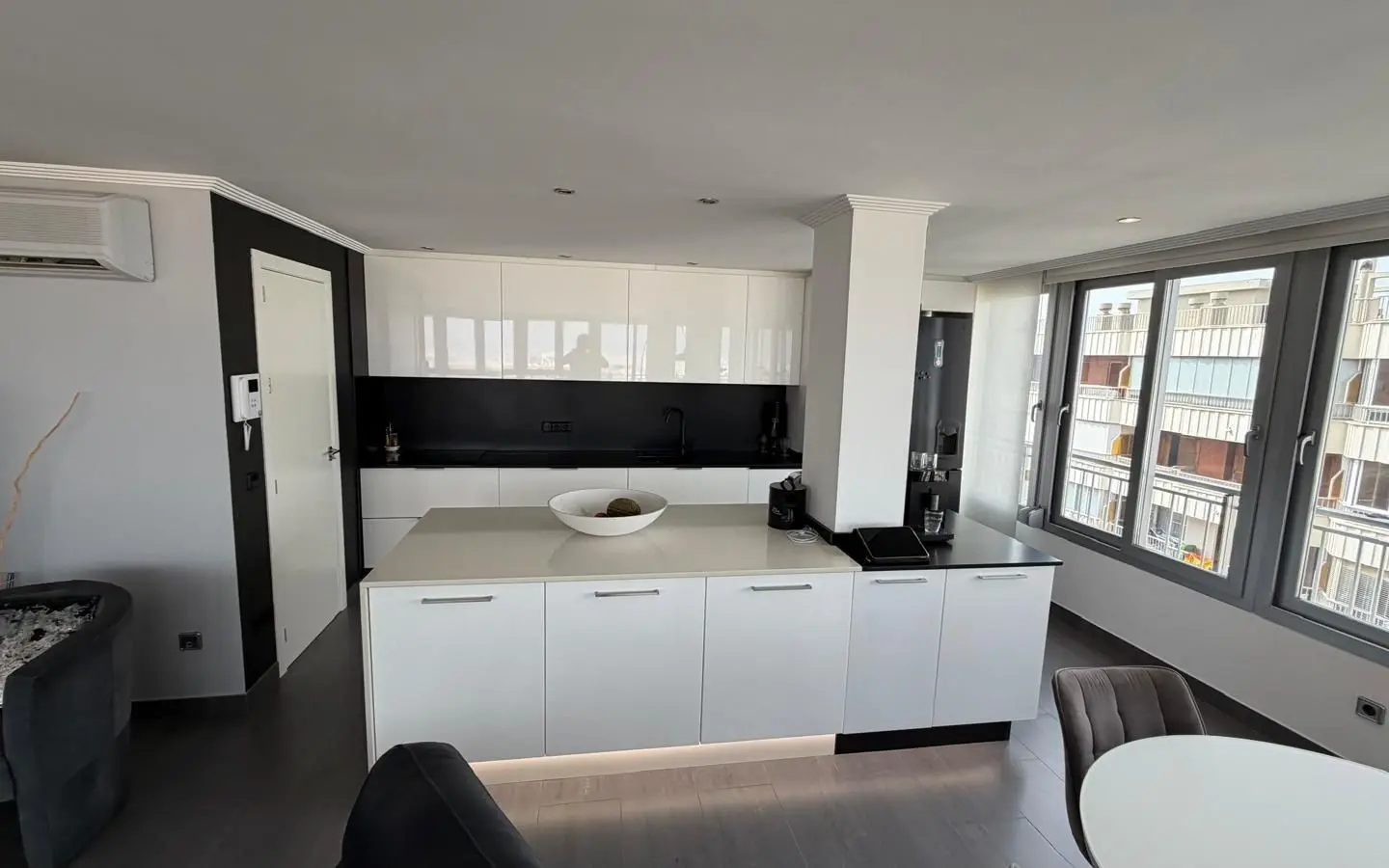 Apartment Of 94 M² In Torrevieja, Spain