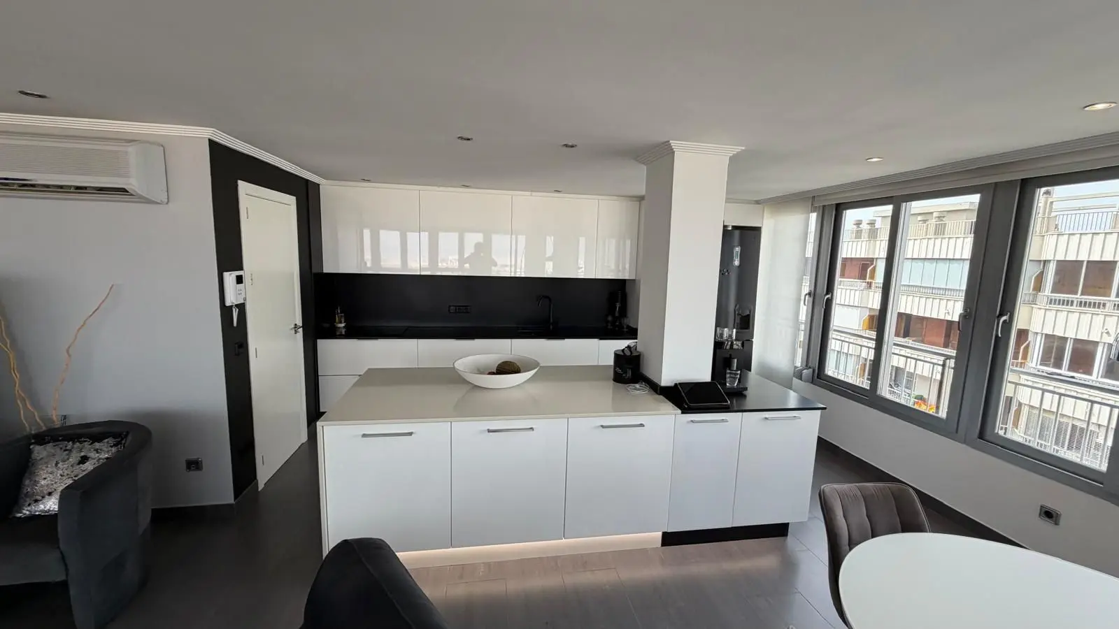 Apartment Of 94 M² In Torrevieja, Spain