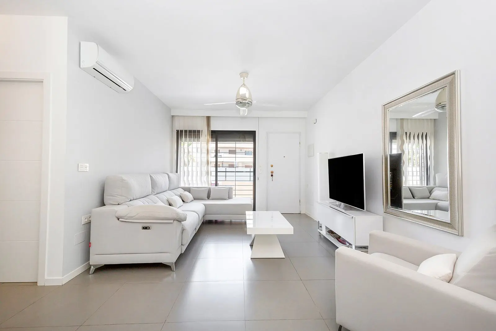 Apartment Of 120 M² In Pilar De La Horadada, Spain