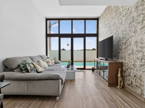 3-bedroom Villa In Torrevieja, Spain (149 M²)