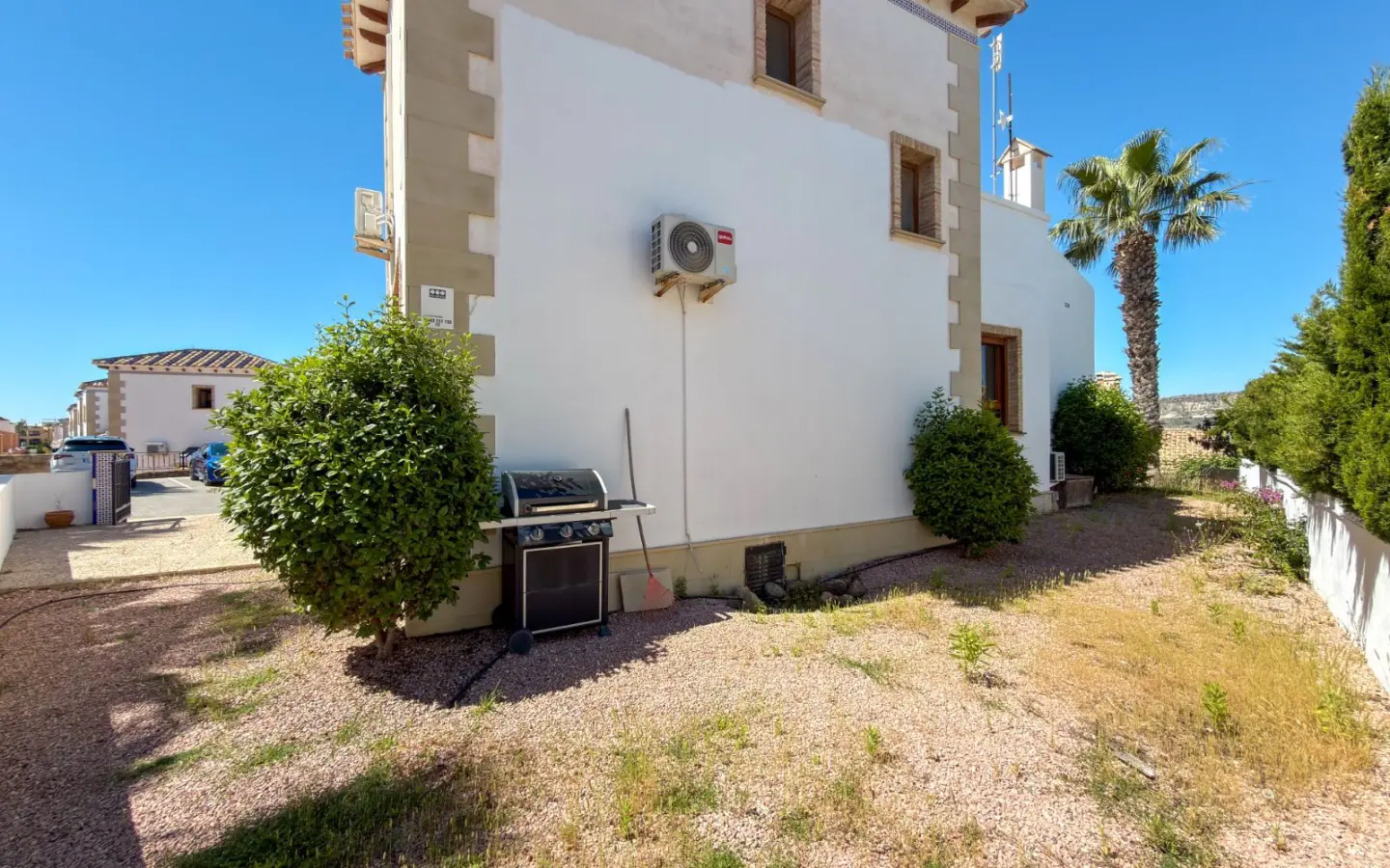 Villa Of 141 M² With Features In Algorfa, Spain
