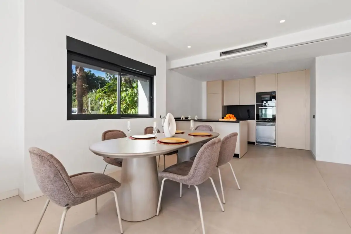 Terraced House Of 206 M² With Sea Views In Estepona, Spain