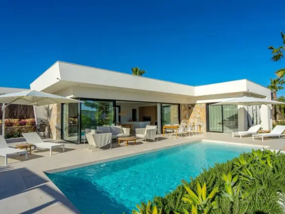 3-bedroom Villa In Orihuela, Spain (177 M²)