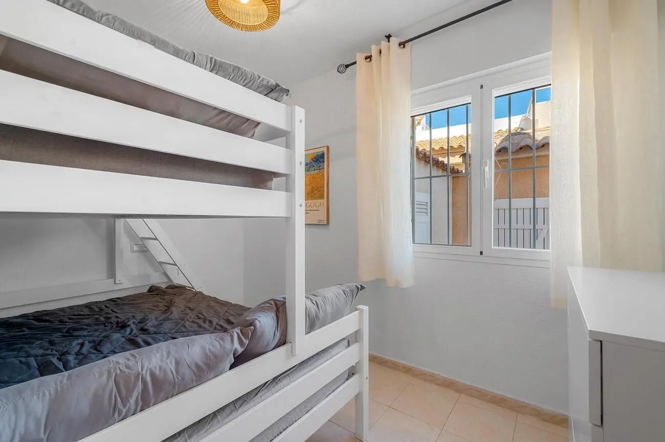 Bungalow Of 0 M² With Features In Torrevieja, Spain