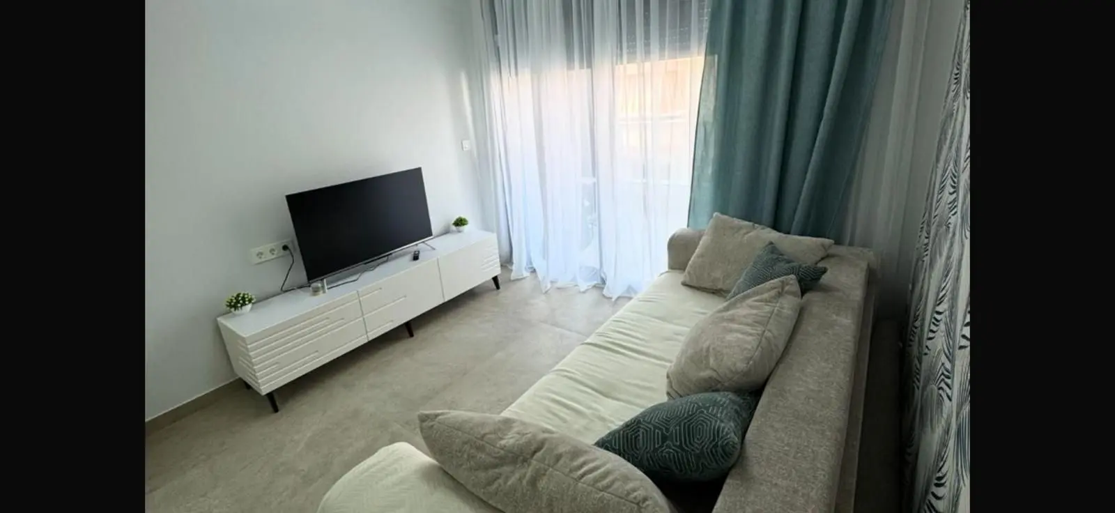 Apartment Of 75 M² In Torrevieja, Spain