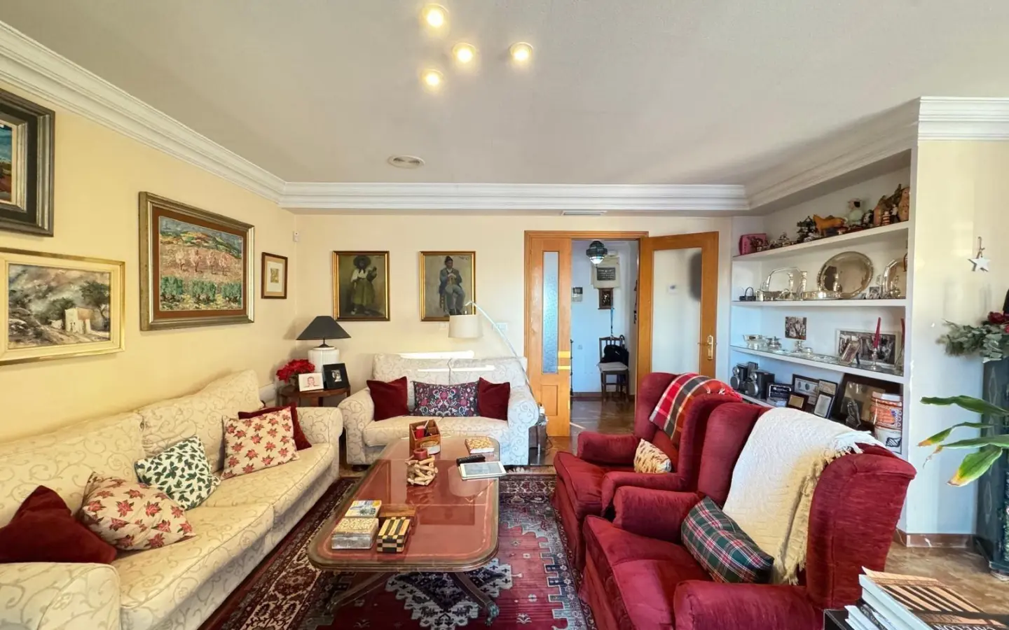 Apartment Of 256 M² In Torrevieja, Spain