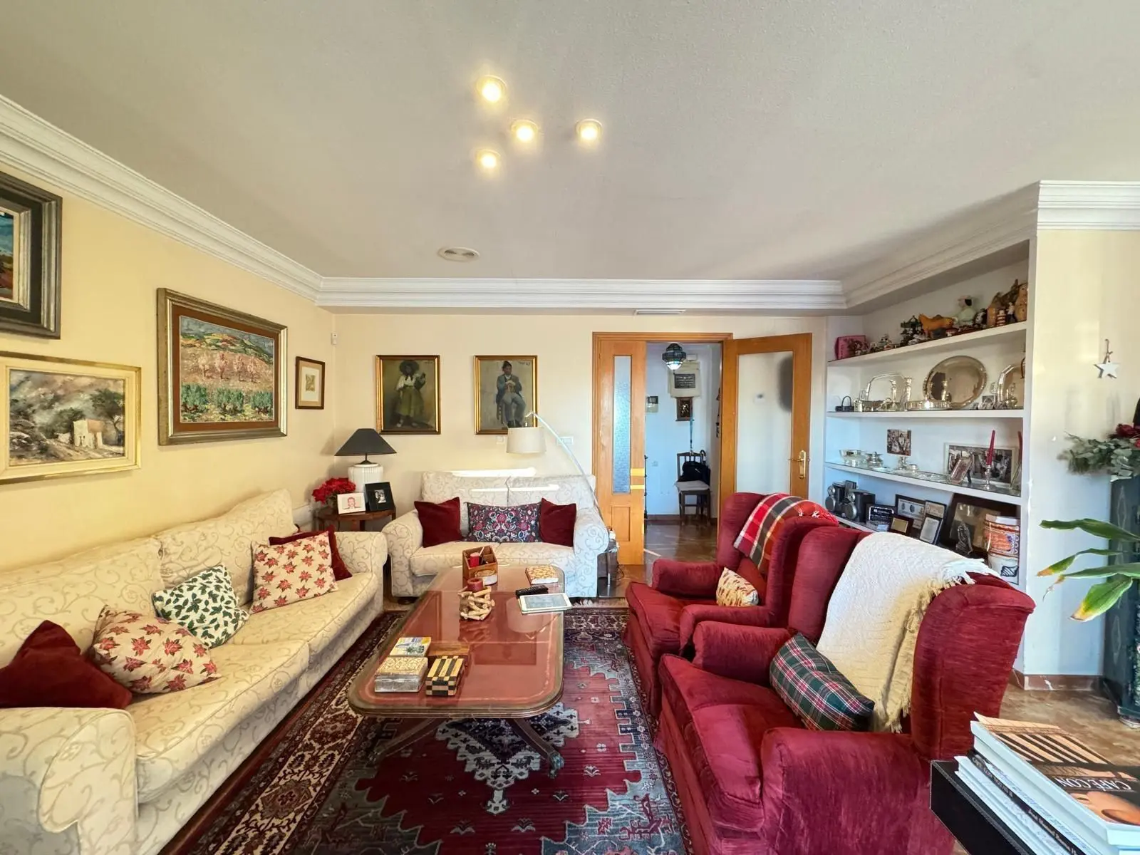Apartment Of 256 M² In Torrevieja, Spain
